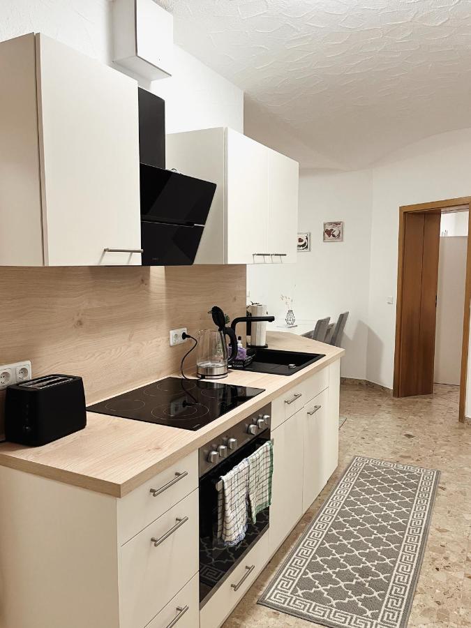 Bohnapartments Elisa - Wohlfuehlapartment Mit 2 Gratis Parkplaetzen Und 3 Schlafzimmern - Wlan - Vollausstattung Erfurt Esterno foto