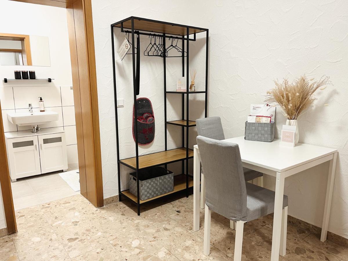 Bohnapartments Elisa - Wohlfuehlapartment Mit 2 Gratis Parkplaetzen Und 3 Schlafzimmern - Wlan - Vollausstattung Erfurt Esterno foto