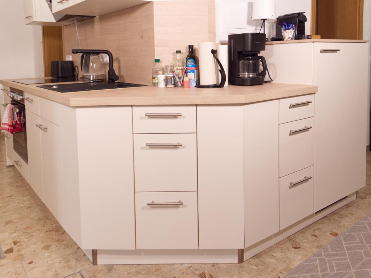 Bohnapartments Elisa - Wohlfuehlapartment Mit 2 Gratis Parkplaetzen Und 3 Schlafzimmern - Wlan - Vollausstattung Erfurt Esterno foto