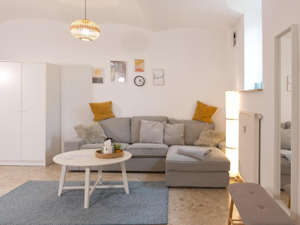 Bohnapartments Elisa - Wohlfuehlapartment Mit 2 Gratis Parkplaetzen Und 3 Schlafzimmern - Wlan - Vollausstattung Erfurt Esterno foto