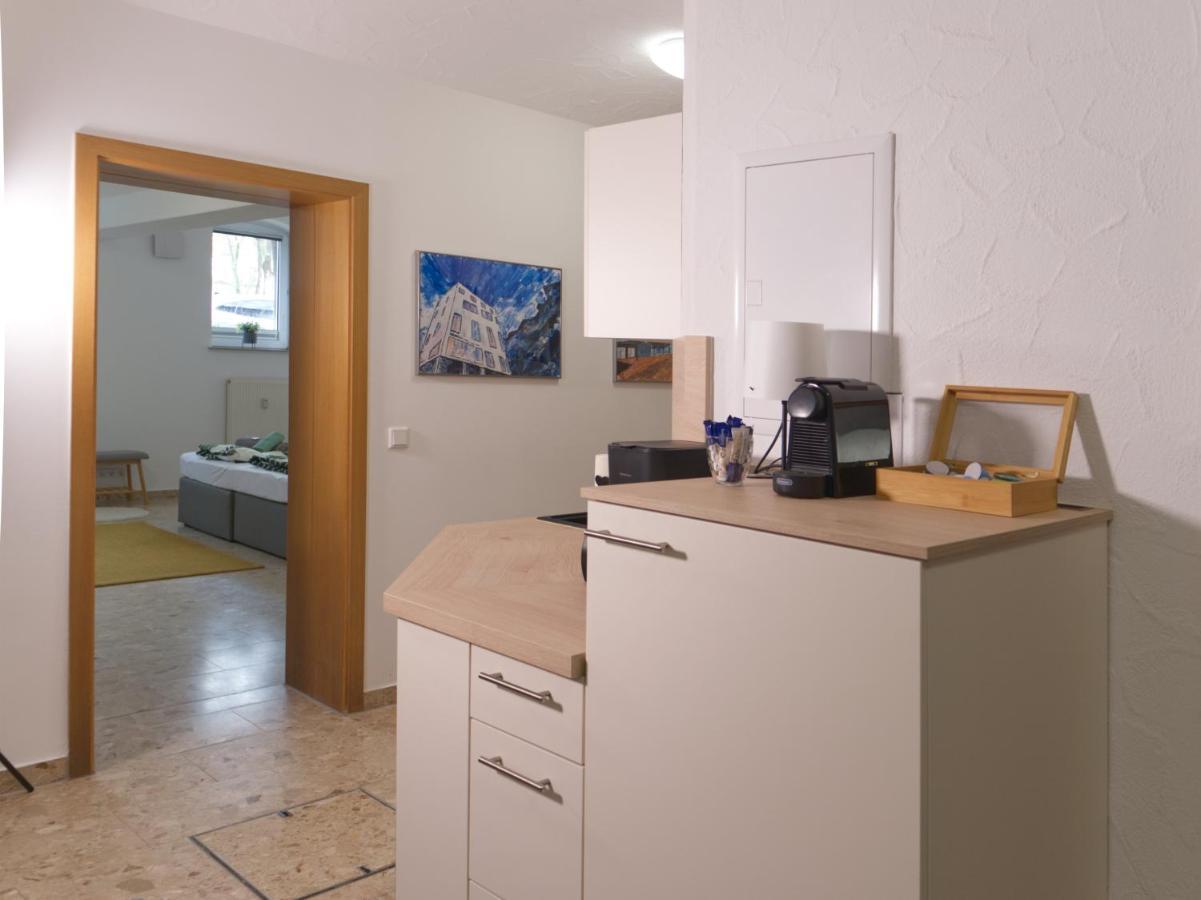Bohnapartments Elisa - Wohlfuehlapartment Mit 2 Gratis Parkplaetzen Und 3 Schlafzimmern - Wlan - Vollausstattung Erfurt Esterno foto