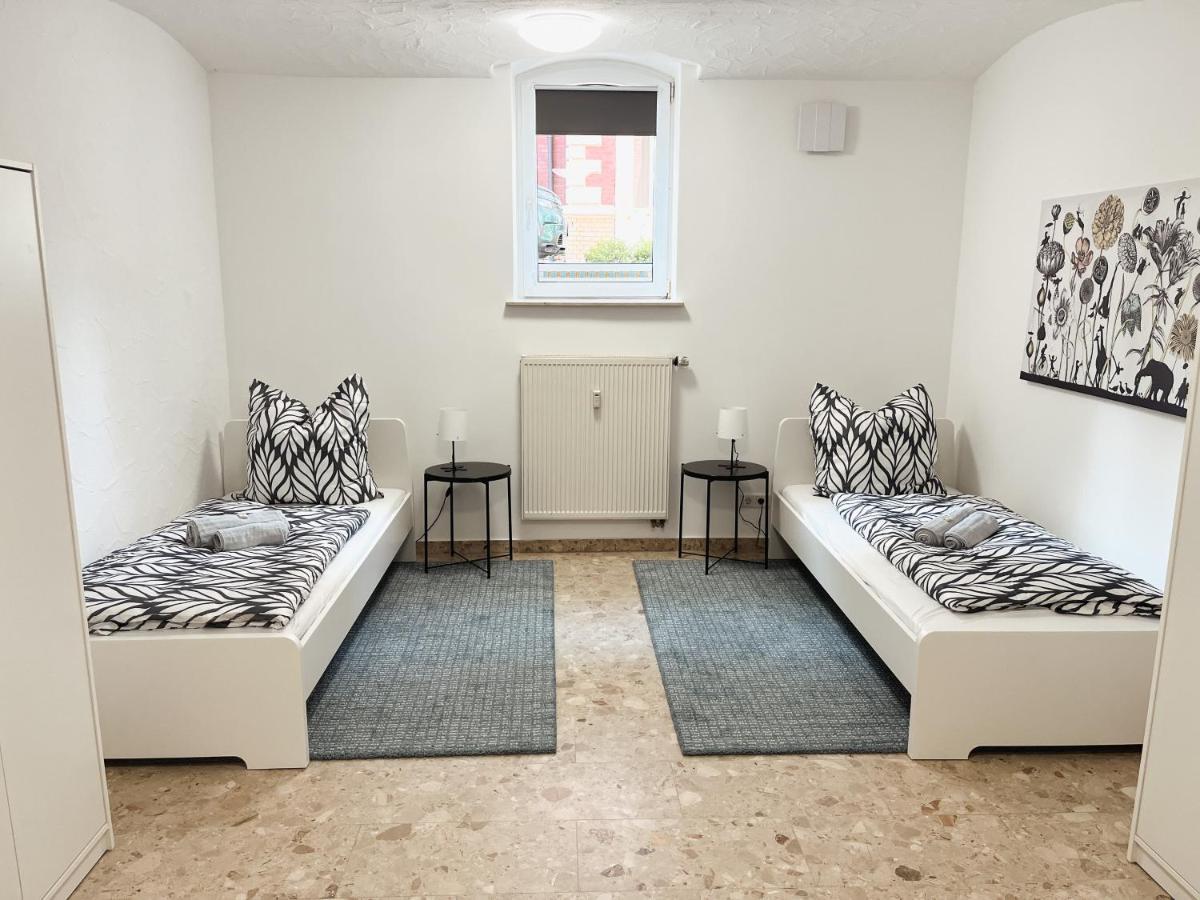 Bohnapartments Elisa - Wohlfuehlapartment Mit 2 Gratis Parkplaetzen Und 3 Schlafzimmern - Wlan - Vollausstattung Erfurt Esterno foto