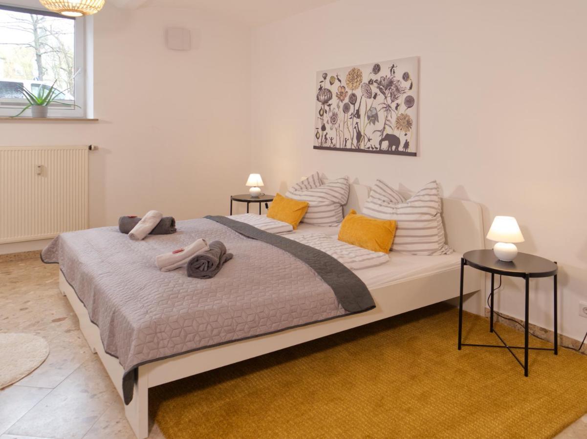 Bohnapartments Elisa - Wohlfuehlapartment Mit 2 Gratis Parkplaetzen Und 3 Schlafzimmern - Wlan - Vollausstattung Erfurt Esterno foto
