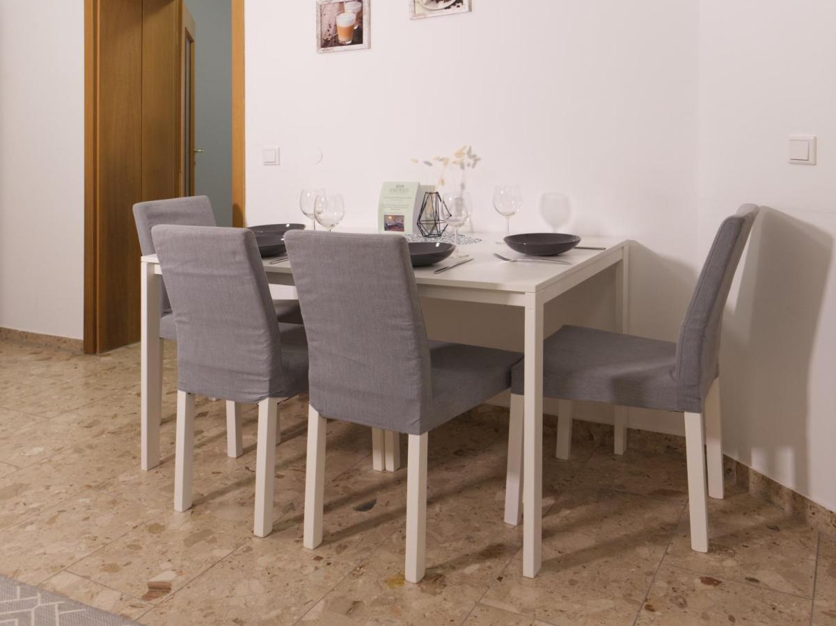 Bohnapartments Elisa - Wohlfuehlapartment Mit 2 Gratis Parkplaetzen Und 3 Schlafzimmern - Wlan - Vollausstattung Erfurt Esterno foto