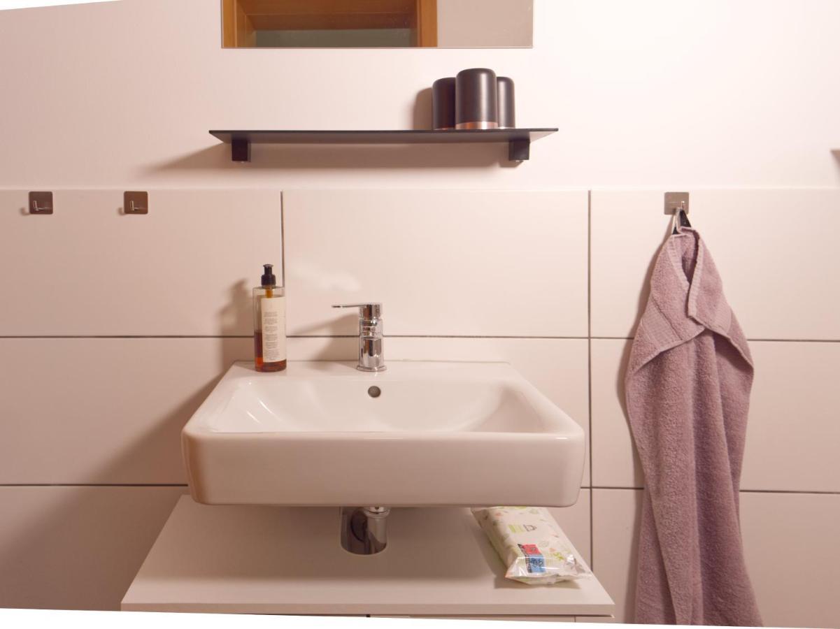 Bohnapartments Elisa - Wohlfuehlapartment Mit 2 Gratis Parkplaetzen Und 3 Schlafzimmern - Wlan - Vollausstattung Erfurt Esterno foto