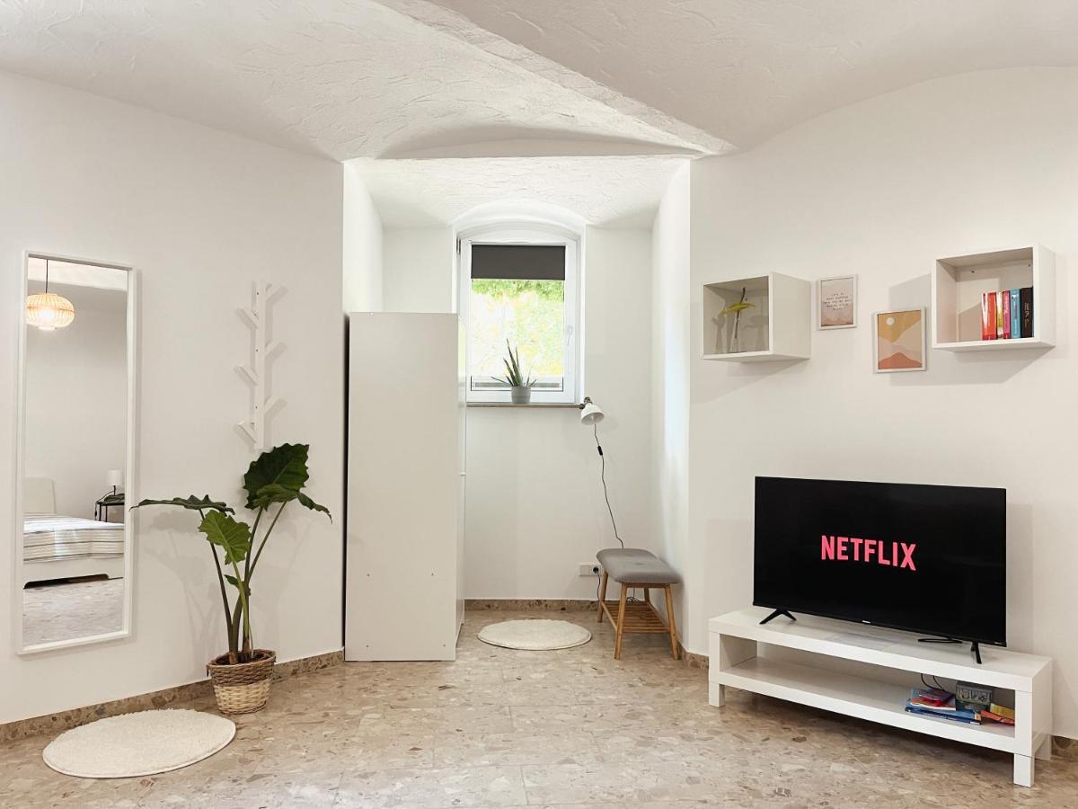 Bohnapartments Elisa - Wohlfuehlapartment Mit 2 Gratis Parkplaetzen Und 3 Schlafzimmern - Wlan - Vollausstattung Erfurt Esterno foto